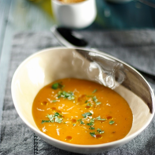 Tuscan tomato-pumpkin soup